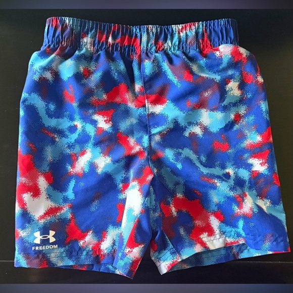 Under Armour Other - Under Armour Blue and Red Camo Shorts NWOT